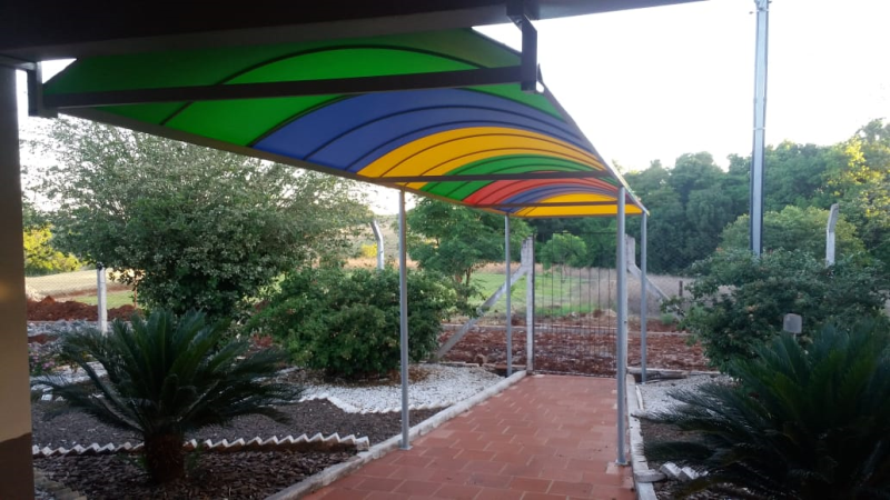 FINALIZADA INSTALAÇÃO DE TOLDOS DE LONA EM ESCOLAS MUNICIPAIS